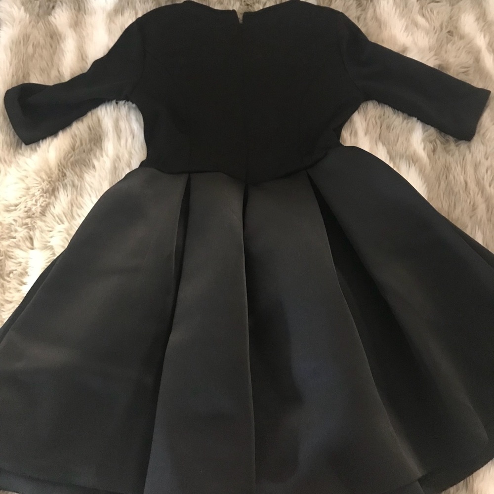 Dress - Picture 3 of 3